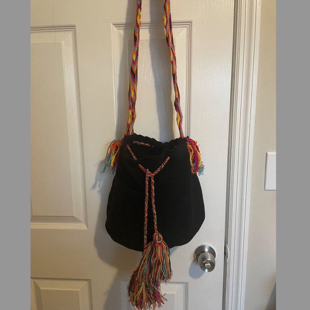Wayuu Handmade Colombian Multi-colored & Black Hand-knit Bag